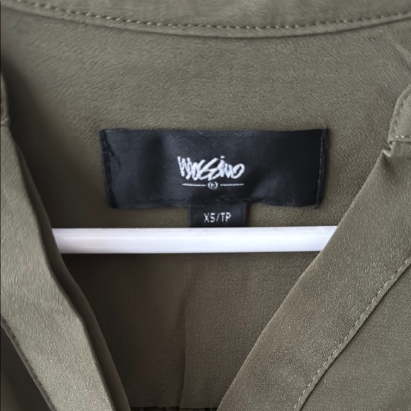 Green Asymmetrical Buttoned Shirt Dress - Picture 2 of 3